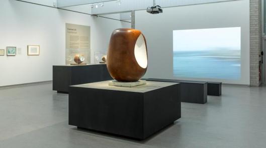 Barbara Hepworth. Sculpture for a Modern World exhibition view Kröller-Müller Museum Otterlo